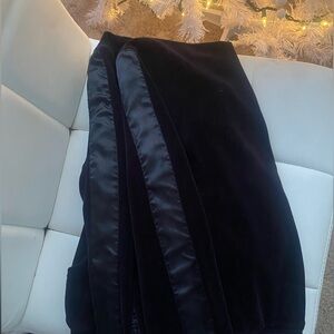 BLACK Soft & SILK BEBE Sweater